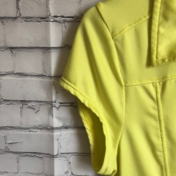 Athleta collar work out top for active lifestyles - Picture 3 of 8